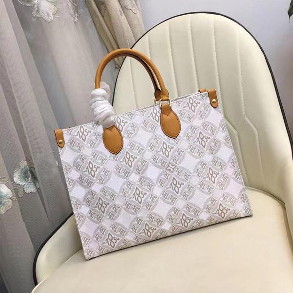 blanc genuine leather handbags classic flower totes female cross body purse designer bags crossbody bag shopping bags
blanc genuine leather handbags classic flower totes female cross body purse designer bags crossbody bag shopping bags