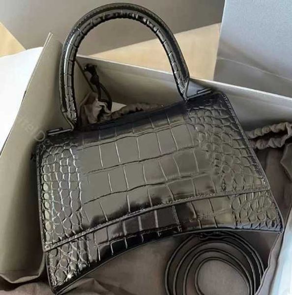 genuine leather hourglass handle fashion crossbody bags women's men tote luxury designer mylon shopping wallet camera card fd444
genuine leather hourglass handle fashion crossbody bags women's men tote luxury designer mylon shopping wallet camera card fd444