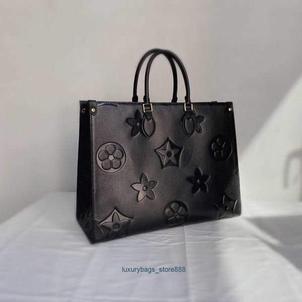 store wholesale handbag online export 2023 new old flower tote bag embossed leather one shoulder large capacity women's physical belt
store wholesale handbag online export 2023 new old flower tote bag embossed leather one shoulder large capacity women's physical belt