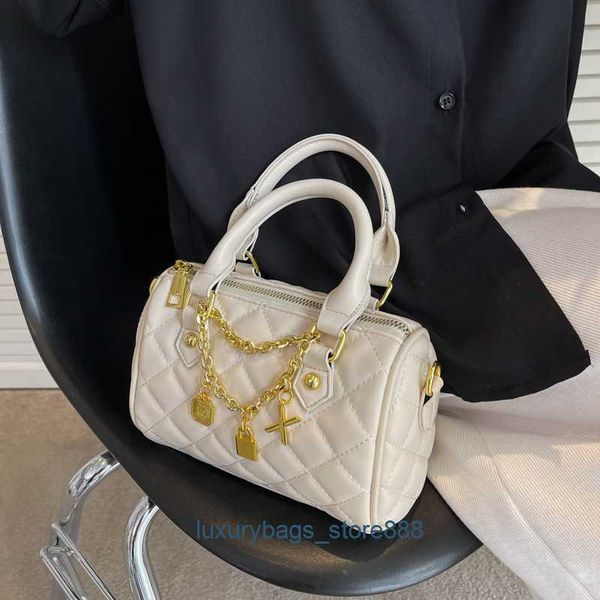 design bag online export clearance wholesale small women's 2023 popular new fashion version portable msenger net red shoulder
design bag online export clearance wholesale small women's 2023 popular new fashion version portable msenger net red shoulder