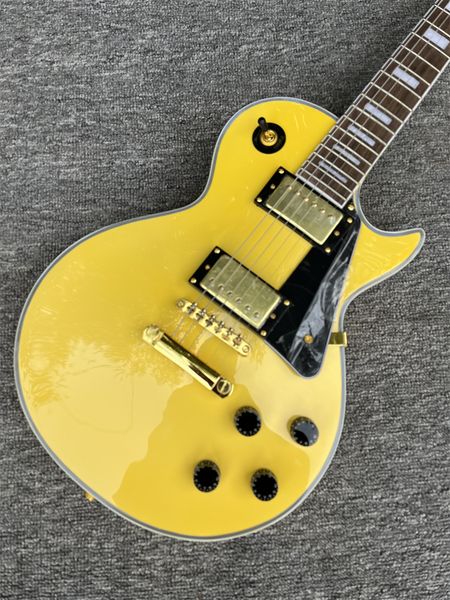 custom electric guitar red color.mahogany body gitaar rosewood fingerboard gold color hardware
custom electric guitar red color.mahogany body gitaar rosewood fingerboard gold color hardware