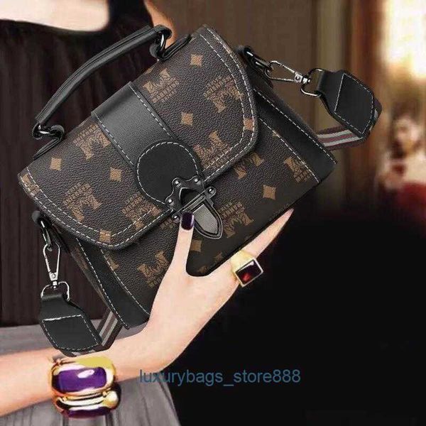 design bag online export clearance wholesale soft leather women's 2023 new fashion printed handbag large capacity wternized one shoulde
design bag online export clearance wholesale soft leather women's 2023 new fashion printed handbag large capacity wternized one shoulde