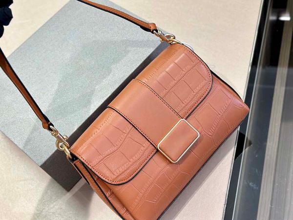 handbag designer womens bag shoulder bag handbag wallet original box leather fashion versatile piece
handbag designer womens bag shoulder bag handbag wallet original box leather fashion versatile piece