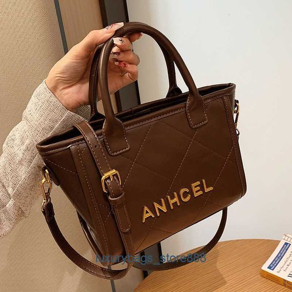 factory handbags are exported online this year's popular small bag 2023 autumn and winter new women's casual versatile msenger por
factory handbags are exported online this year's popular small bag 2023 autumn and winter new women's casual versatile msenger por