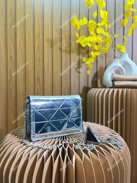tz glossy patent leather/full diamond purse timeless classic triangle logo silver metallic chain handbag fashion mini shoulder bag women lux
tz glossy patent leather/full diamond purse timeless classic triangle logo silver metallic chain handbag fashion mini shoulder bag women lux