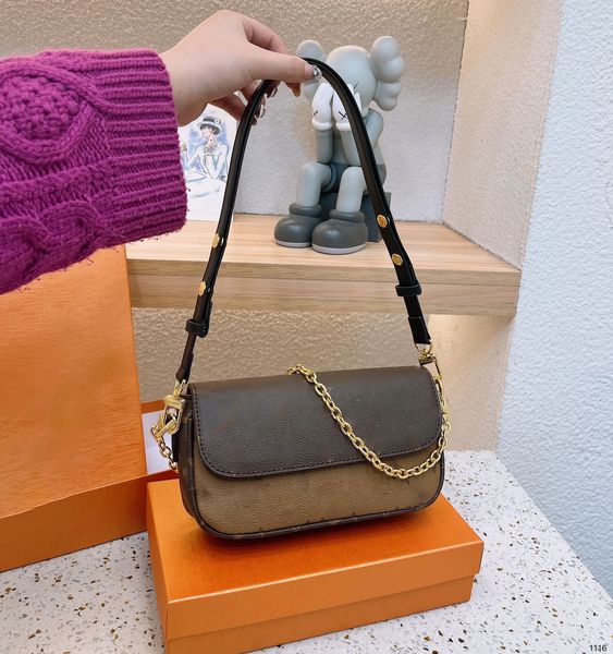 shoulder bag luxury tote purse brand handbag message bags totes genuine leather cluth crossbody 5a quality cattlehide old flower 22cm gold c
shoulder bag luxury tote purse brand handbag message bags totes genuine leather cluth crossbody 5a quality cattlehide old flower 22cm gold c