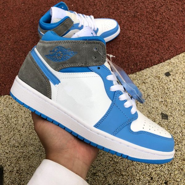 original quality jumpman 1 basketball shoes 1s mid university blue white grey designer shoes men women sports sneakers come whit box size eu
original quality jumpman 1 basketball shoes 1s mid university blue white grey designer shoes men women sports sneakers come whit box size eu