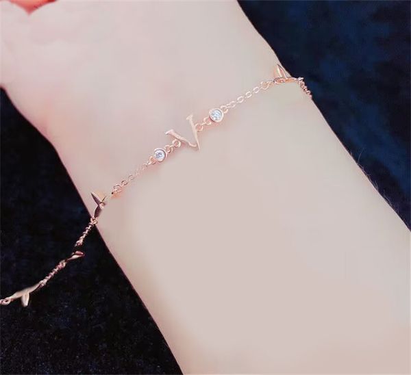 diamond bracelets women designer bracelet luxury jewelry mens letters flower heart charms trendy female leather bangle metal chain mens luxu, Golden;silver
diamond bracelets women designer bracelet luxury jewelry mens letters flower heart charms trendy female leather bangle metal chain mens luxu, Golden;silver