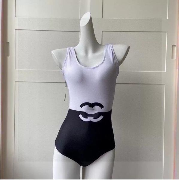 women's swimwear bikini lace-up halter belt one-piece swimsuit star same style tank pants fashion long sleeve beach wear, White;black
women's swimwear bikini lace-up halter belt one-piece swimsuit star same style tank pants fashion long sleeve beach wear, White;black