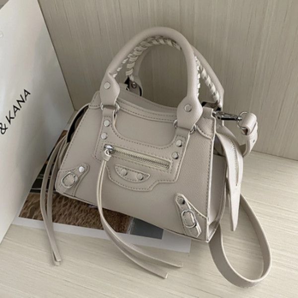 women's fashion handbag beautiful lady crossbody bag elegant pu leather one shoulder handbags shopping bag
women's fashion handbag beautiful lady crossbody bag elegant pu leather one shoulder handbags shopping bag