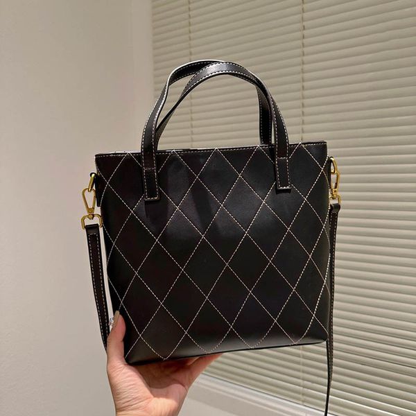 cc bags luxury brand shoulder bags classic women mini tote bag matelasse shopping travel straddle handbags bags shoulder suitcases birkin po
cc bags luxury brand shoulder bags classic women mini tote bag matelasse shopping travel straddle handbags bags shoulder suitcases birkin po
