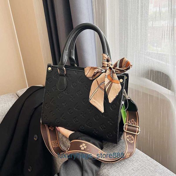 store wholesale handbag online export 2023 new embossed silk scarf large flower handheld women's bag fashion capacity shoulder casual t
store wholesale handbag online export 2023 new embossed silk scarf large flower handheld women's bag fashion capacity shoulder casual t