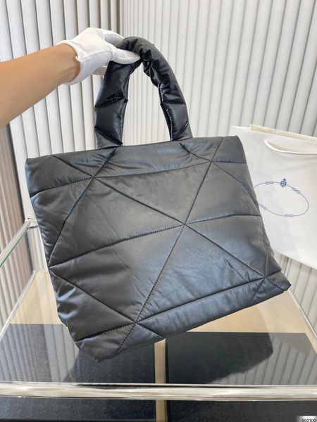 yy puffer shopping bag 2022 winter fashion famous luxury designer large capacity outdoor sacoche street handbag black and white contrast tot
yy puffer shopping bag 2022 winter fashion famous luxury designer large capacity outdoor sacoche street handbag black and white contrast tot