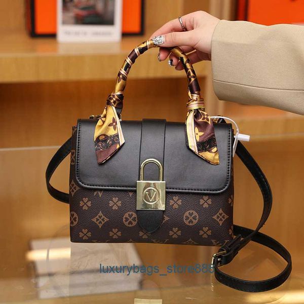 design bag online export clearance wholesale old flower women 2023 new high grade portable small square versatile texture contrast one shoul
design bag online export clearance wholesale old flower women 2023 new high grade portable small square versatile texture contrast one shoul
