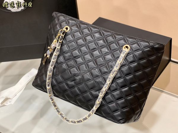 shoulder bag luxury tote purse brand handbag message bags totes genuine leather cluth crossbody original 5a quality lambskin 36cm gold chain
shoulder bag luxury tote purse brand handbag message bags totes genuine leather cluth crossbody original 5a quality lambskin 36cm gold chain