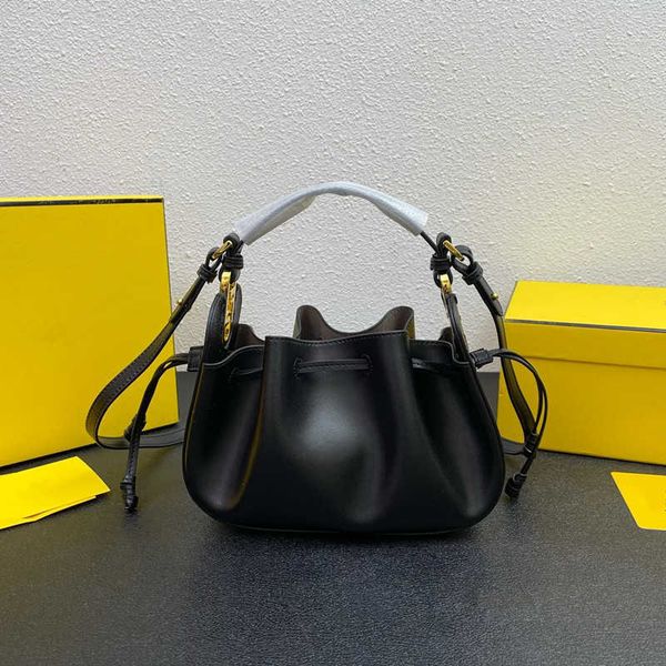one shoulder bucket bag versatile large capacity portable underarm messenger basket
one shoulder bucket bag versatile large capacity portable underarm messenger basket