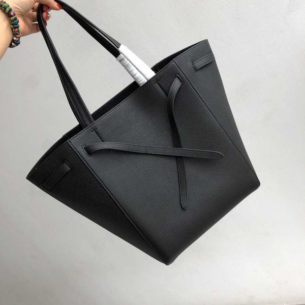 pure original cabas phantom small drawstring tote bag cow leather portable shopping bag bucket bag
pure original cabas phantom small drawstring tote bag cow leather portable shopping bag bucket bag