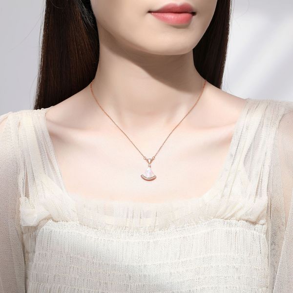 ring accessories diamond luxury designer necklace flowers clover bangle women white fritillaria fanshaped skirt pendant female titanium stee, Silver
ring accessories diamond luxury designer necklace flowers clover bangle women white fritillaria fanshaped skirt pendant female titanium stee, Silver