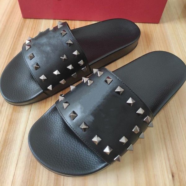 2023 designer slippery men's and women's slippers summer sandals beach slippery flat table women's home fashion shoes flip-fl, Black
2023 designer slippery men's and women's slippers summer sandals beach slippery flat table women's home fashion shoes flip-fl, Black