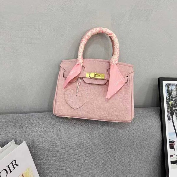 store clearance promotion handbag online export lychee pattern 20cm bag 2023 spring and summer new classic mini soft leather fashion high-gr
store clearance promotion handbag online export lychee pattern 20cm bag 2023 spring and summer new classic mini soft leather fashion high-gr