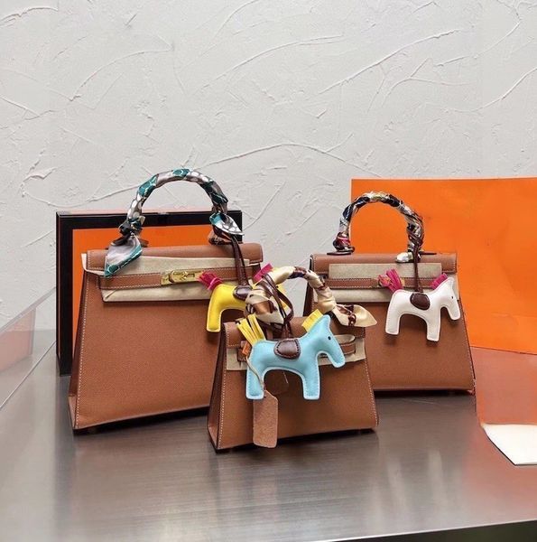 designer bag woman handbag messenger shoulder crossbody litchi textured togo layer leather color blocked classic mini s birkin pink s
designer bag woman handbag messenger shoulder crossbody litchi textured togo layer leather color blocked classic mini s birkin pink s