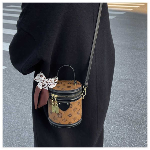 store clearance promotion handbag online export bag 2023 new feng shui bucket type printed single-shoulder msenger for women
store clearance promotion handbag online export bag 2023 new feng shui bucket type printed single-shoulder msenger for women