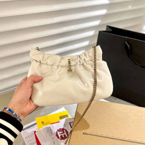 oil wax skin crossbody bag women's designer underarm bag hardware logo luxury tote bag large capacity vintage lady's handbag fashi
oil wax skin crossbody bag women's designer underarm bag hardware logo luxury tote bag large capacity vintage lady's handbag fashi