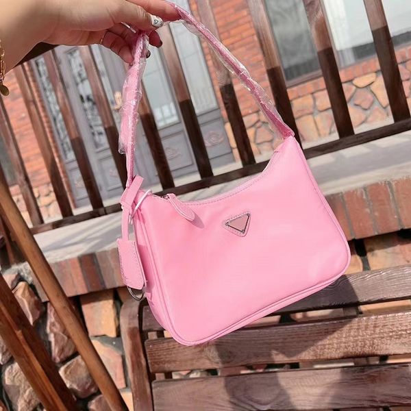 luxury women's handbag canvas solid color shoulder bag inner compartment classic fashion messenger bag with box 95413, Red;black
luxury women's handbag canvas solid color shoulder bag inner compartment classic fashion messenger bag with box 95413, Red;black