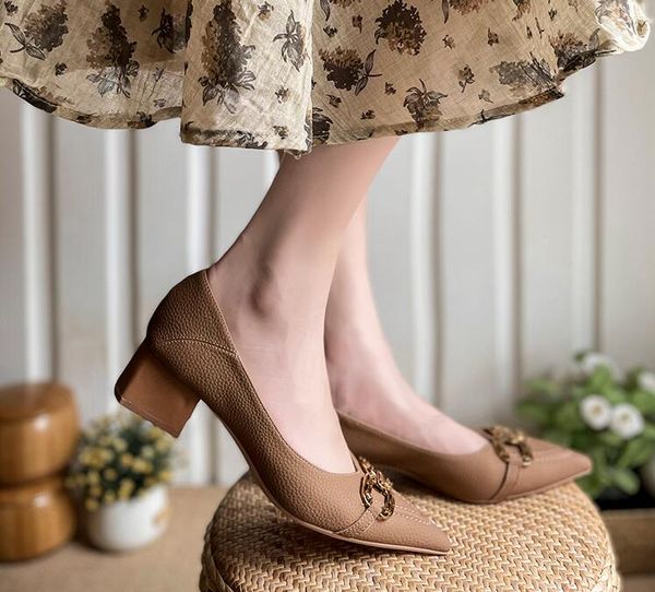 grade women high heel shoes comfortable gravida genuine leather chunky heel 4 cm pointed toe luxury fashion loafers party brand single shoes, Black
grade women high heel shoes comfortable gravida genuine leather chunky heel 4 cm pointed toe luxury fashion loafers party brand single shoes, Black