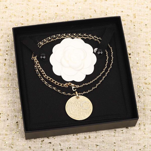 2023 luxury quality round shape pendant necklace wit diamond and black genuine leather charm brooch have box stamp ps7577a, Silver
2023 luxury quality round shape pendant necklace wit diamond and black genuine leather charm brooch have box stamp ps7577a, Silver