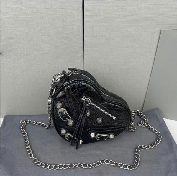 new spring love bag rivet small feeling sweet cool mini bag messenger chain bag leather female handbag
new spring love bag rivet small feeling sweet cool mini bag messenger chain bag leather female handbag
