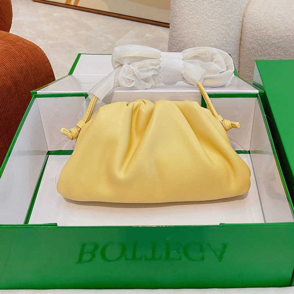r bag the pouch soft calfskin ladies large clutch bags 12 colors genuine leather famous hand fashion women upgrade shoulder mini cloud clutc
r bag the pouch soft calfskin ladies large clutch bags 12 colors genuine leather famous hand fashion women upgrade shoulder mini cloud clutc