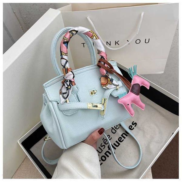 store clearance promotion handbag online export portable bag female dign 2023 new fashion single shoulder texture foreign style msenger
store clearance promotion handbag online export portable bag female dign 2023 new fashion single shoulder texture foreign style msenger