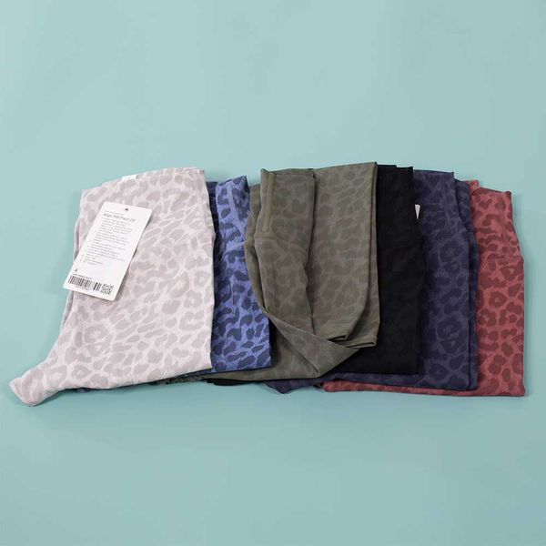 designerlu women seamless high waisted tummy control fitness running training gym tight seamless high stretch leopard print yoga pants 2023, Black;white
designerlu women seamless high waisted tummy control fitness running training gym tight seamless high stretch leopard print yoga pants 2023, Black;white