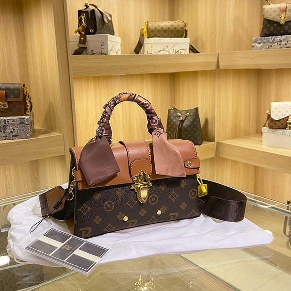store clearance promotion handbag online export 2023 new bag classic vintage postman lock portable shoulder msenger women large capacity
store clearance promotion handbag online export 2023 new bag classic vintage postman lock portable shoulder msenger women large capacity