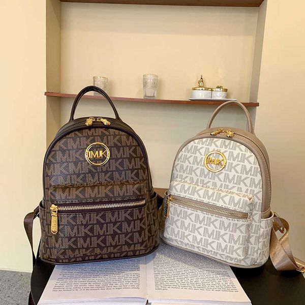 selling women's backpack new fashion versatile printed women's large capacity leisure travel bag
selling women's backpack new fashion versatile printed women's large capacity leisure travel bag