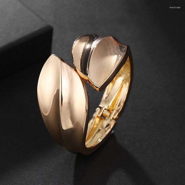 2023 bangle gold bangle fashion elegant jewelry leaf symmetrical alloy open spring bracelets for women no box, Black
2023 bangle gold bangle fashion elegant jewelry leaf symmetrical alloy open spring bracelets for women no box, Black