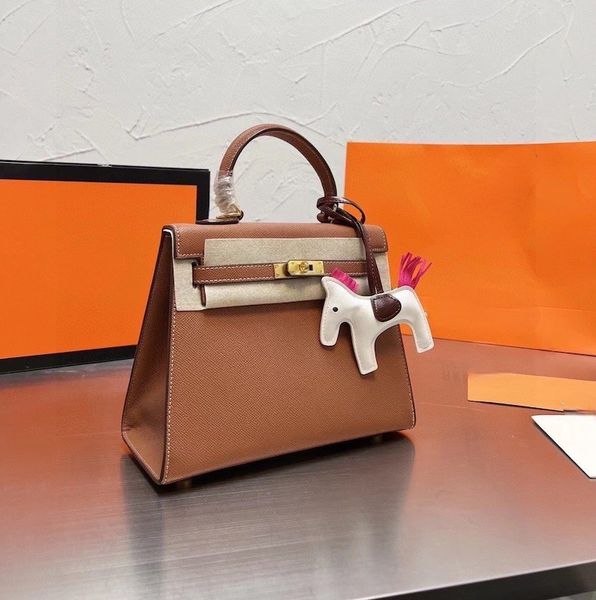designer bag woman handbag messenger bag shoulder crossbody litchi textured togo layer leather color blocked classic mini bags birkin pink b, Red;black
designer bag woman handbag messenger bag shoulder crossbody litchi textured togo layer leather color blocked classic mini bags birkin pink b, Red;black