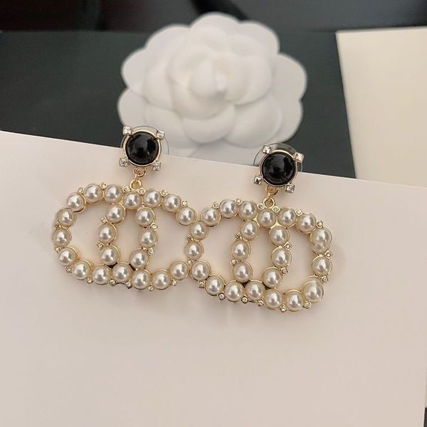 charm pearl inlaid letters earrings brand designer womens pendant earrings valentines day christmas, Golden
charm pearl inlaid letters earrings brand designer womens pendant earrings valentines day christmas, Golden