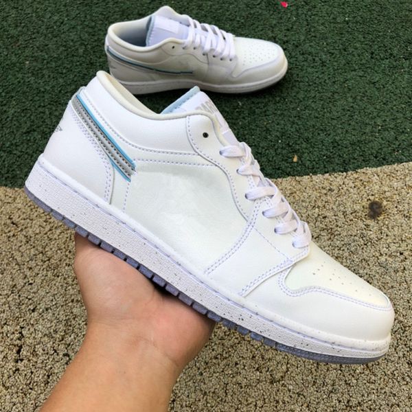 original quality 1s basketball shoes mens women jumpman 1 low dare to fly white metallic silver designer shoes sports sneakers ship with box
original quality 1s basketball shoes mens women jumpman 1 low dare to fly white metallic silver designer shoes sports sneakers ship with box