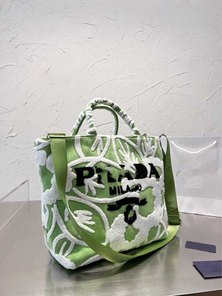 summer version soft handle soft surface casual mobile phone bag small square car sewing open messenger bag
summer version soft handle soft surface casual mobile phone bag small square car sewing open messenger bag