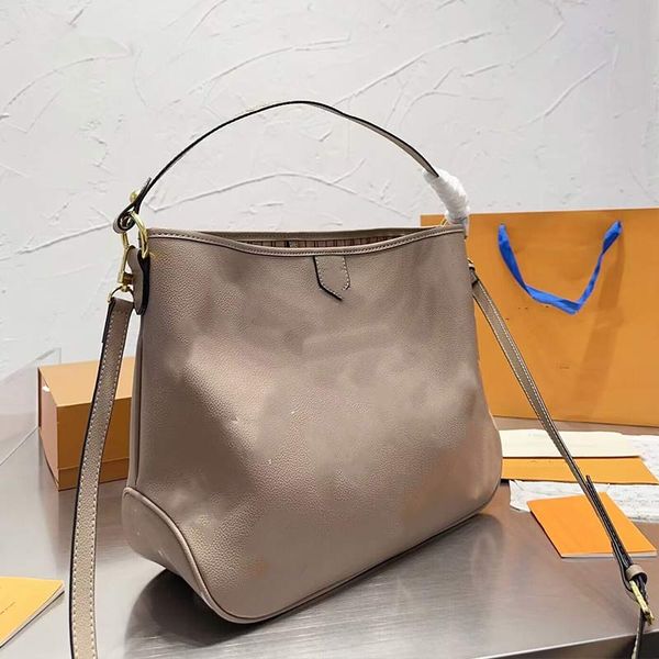 love you tote large capacity underarm bucket bags fashion designer lady tote handbag women cross body handbag luxury leather
love you tote large capacity underarm bucket bags fashion designer lady tote handbag women cross body handbag luxury leather