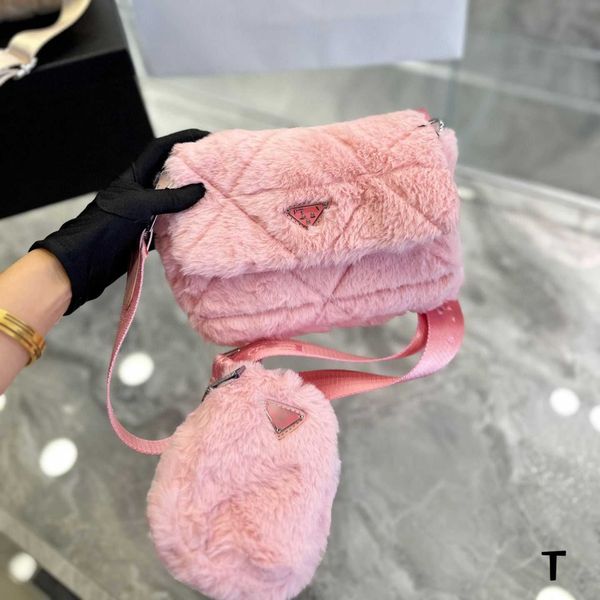 married small bag women version simple cross body bag winter new style plush ocean feeling armpit small square bag
married small bag women version simple cross body bag winter new style plush ocean feeling armpit small square bag