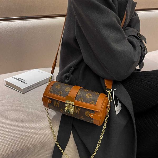 net-red live broadcast of women's underarm bag design of small crowd lock cylinder bag chain single shoulder messenger bag trend new st
net-red live broadcast of women's underarm bag design of small crowd lock cylinder bag chain single shoulder messenger bag trend new st