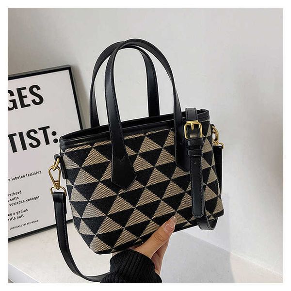 fall new high grade linghette bag fashion casual versatile large capacity single shoulder messenger bag
fall new high grade linghette bag fashion casual versatile large capacity single shoulder messenger bag