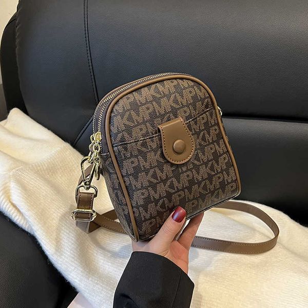french minority design women's bag small bag 2023 new fashion printed messenger bag versatile shoulder bag
french minority design women's bag small bag 2023 new fashion printed messenger bag versatile shoulder bag