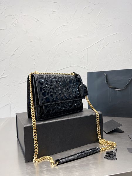 crocodile print classic shoulder bag single shoulder bag women luxury handbag crossbody bag designer bag patent leather black clamshell desi
crocodile print classic shoulder bag single shoulder bag women luxury handbag crossbody bag designer bag patent leather black clamshell desi