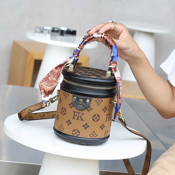 bag women's bag new fashion cylinder bag wind single shoulder slung bucket bag summer small round bag
bag women's bag new fashion cylinder bag wind single shoulder slung bucket bag summer small round bag