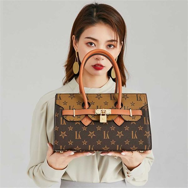 designer handbag store 60% off counter women's new fashion leather single shoulder messenger portable mother's bag
designer handbag store 60% off counter women's new fashion leather single shoulder messenger portable mother's bag