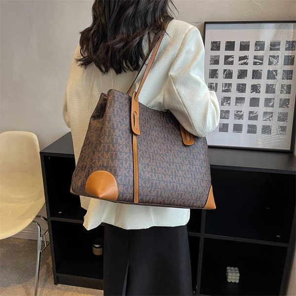 underarm bag women's 2023 new versatile women's one-shoulder tote bag fashion net red large capacity handbag
underarm bag women's 2023 new versatile women's one-shoulder tote bag fashion net red large capacity handbag